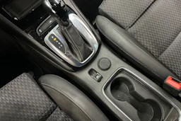 valkoinen Opel Astra 2019 kuva 25.