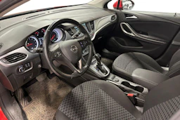 punainen Opel Astra 2019 kuva 3.