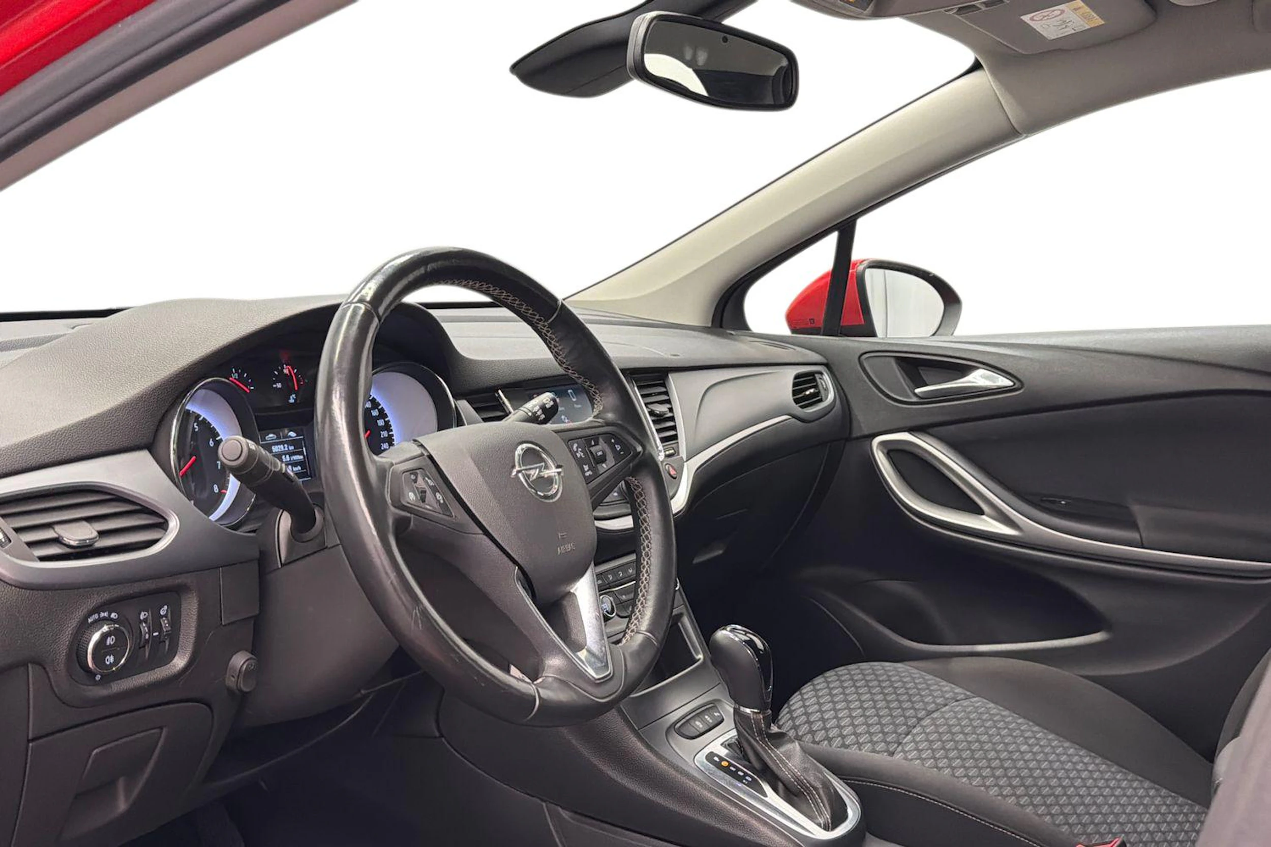 punainen Opel Astra 2019 kuva 6.