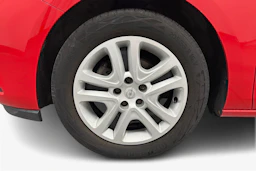 punainen Opel Astra 2019 kuva 9.