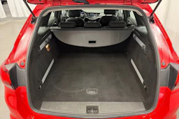 punainen Opel Astra 2019 kuva 13.