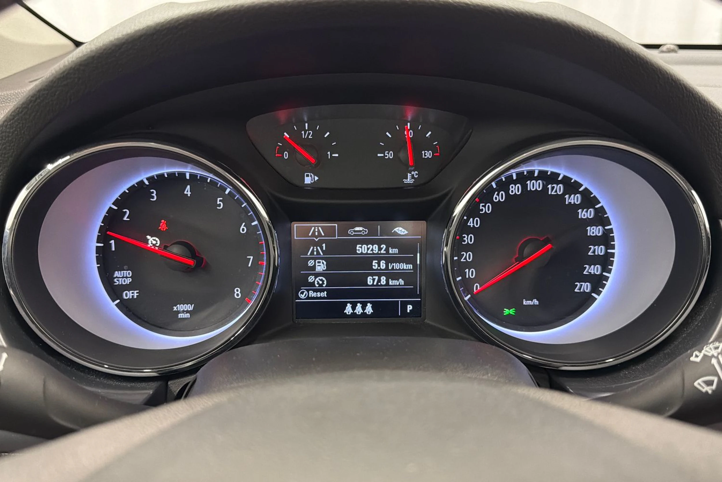 punainen Opel Astra 2019 kuva 14.