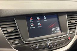 punainen Opel Astra 2019 kuva 17.