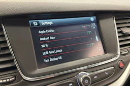 punainen Opel Astra 2019 kuva 19.
