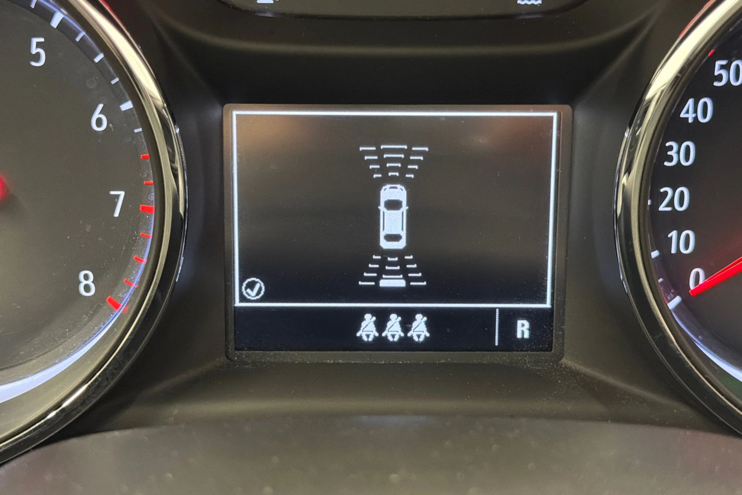 punainen Opel Astra 2019 kuva 20.