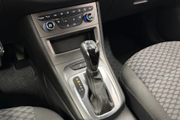 punainen Opel Astra 2019 kuva 21.