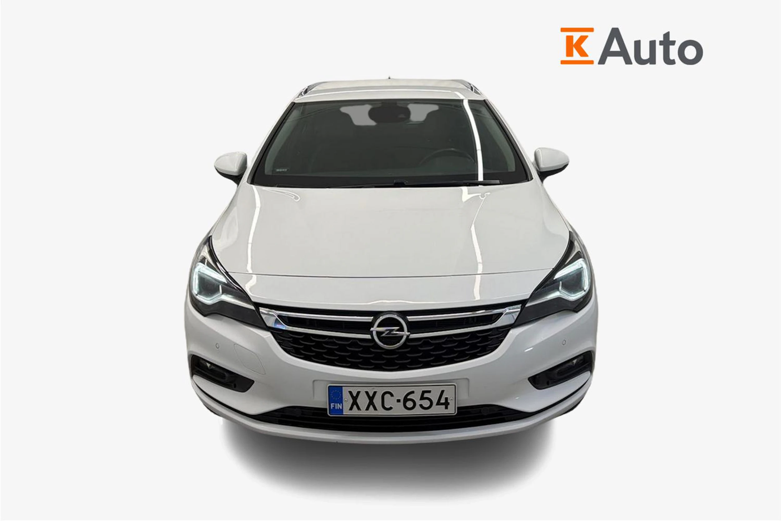 valkoinen Opel Astra 2019 kuva 4.