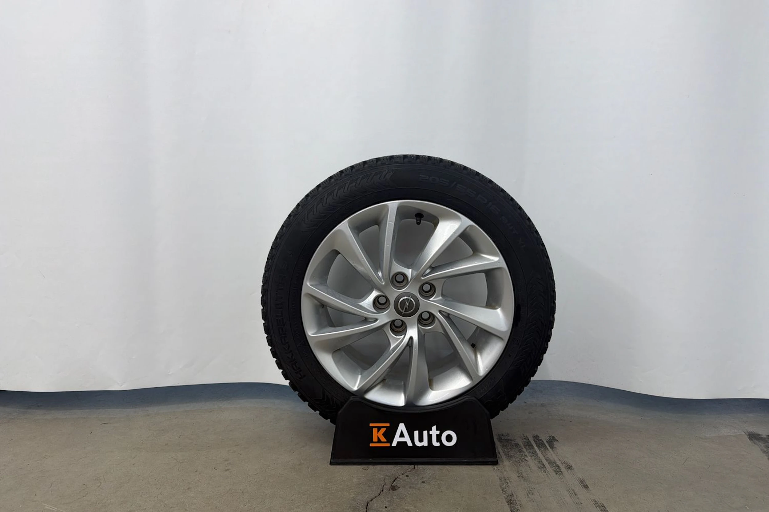 valkoinen Opel Astra 2019 kuva 11.