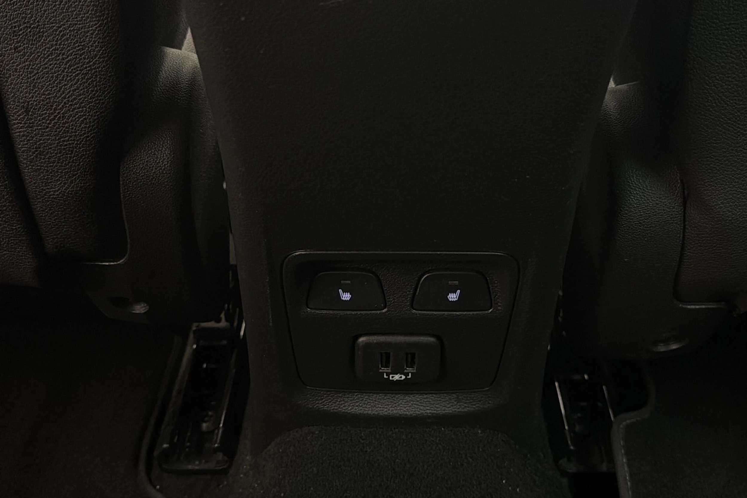 valkoinen Opel Astra 2019 kuva 16.