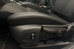 valkoinen Opel Astra 2019 kuva 17.