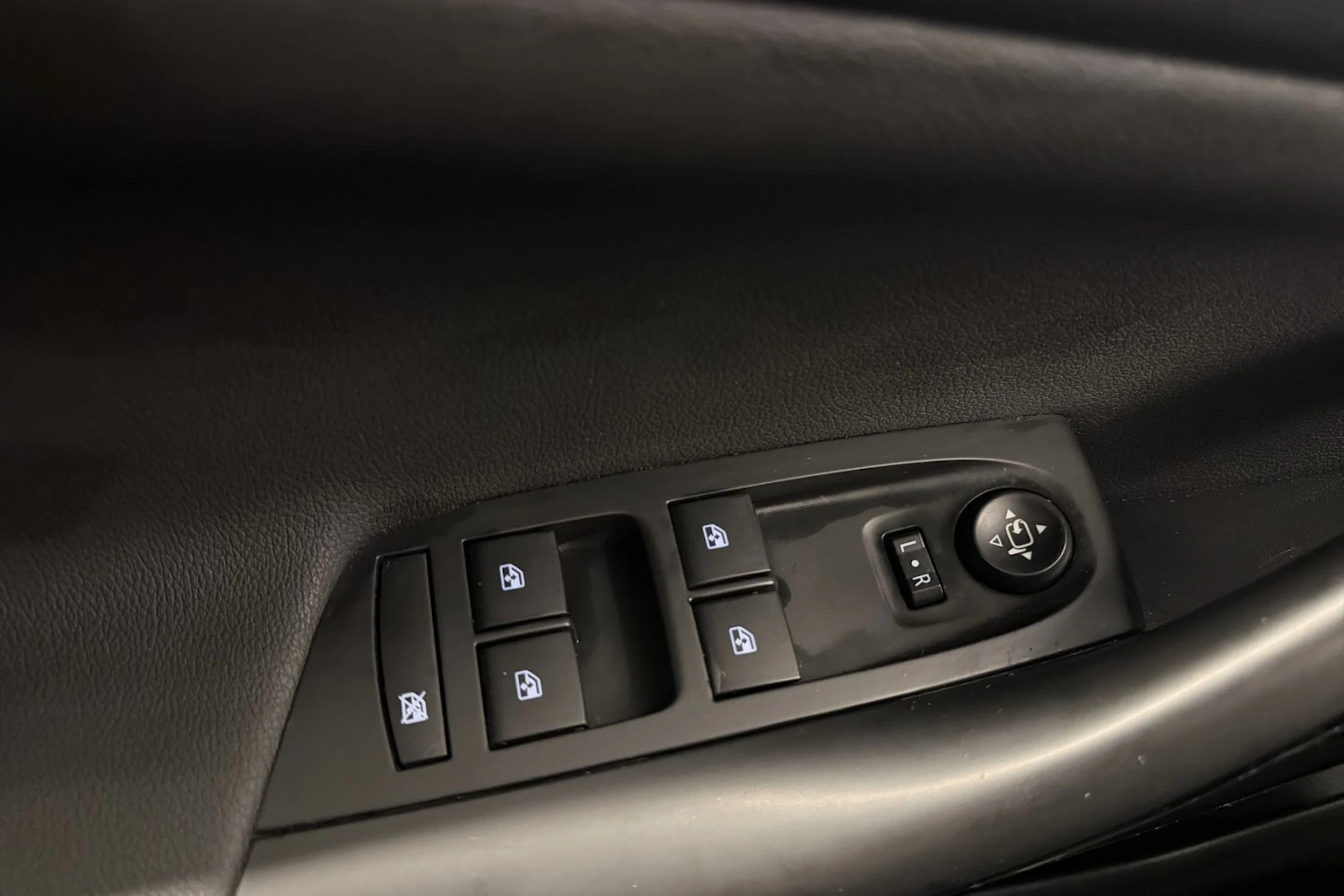 valkoinen Opel Astra 2019 kuva 18.