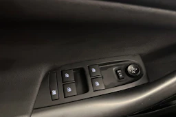 valkoinen Opel Astra 2019 kuva 18.