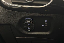valkoinen Opel Astra 2019 kuva 19.