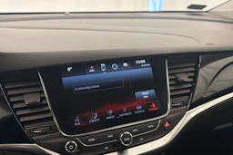 valkoinen Opel Astra 2019 kuva 27.