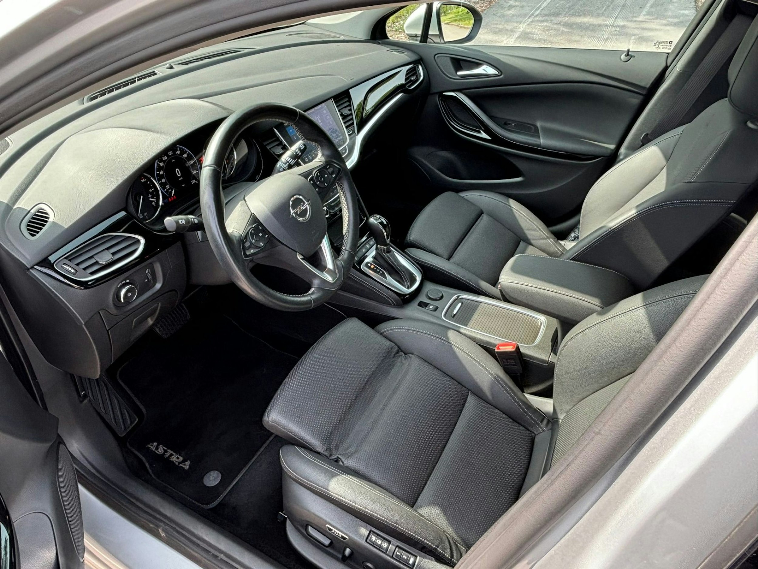 hopea Opel Astra 2020 kuva 4.