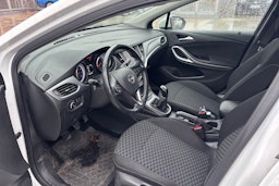 valkoinen Opel Astra 2020 kuva 3.