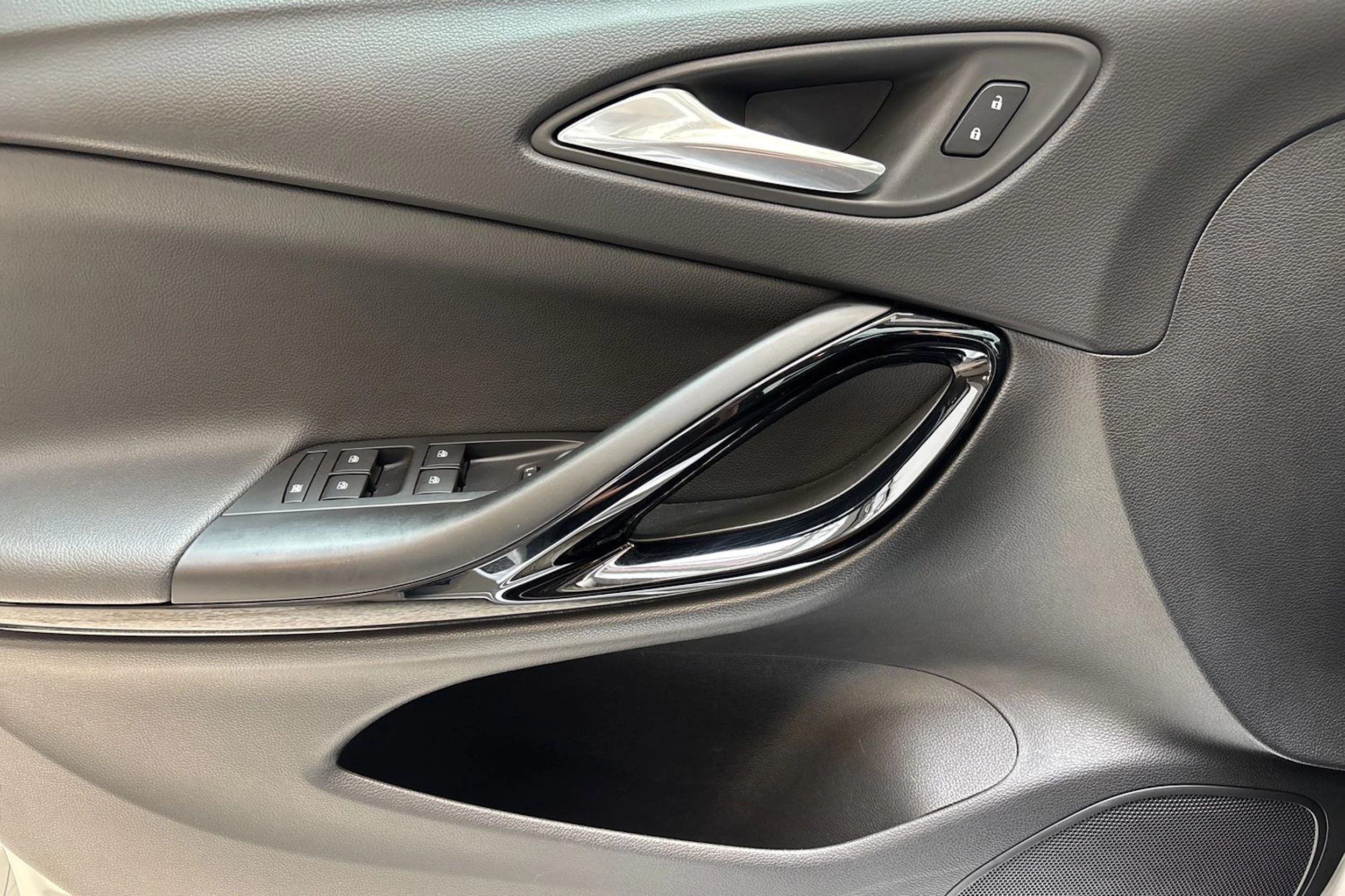 Hopea Opel ASTRA 2020 kuva 18.