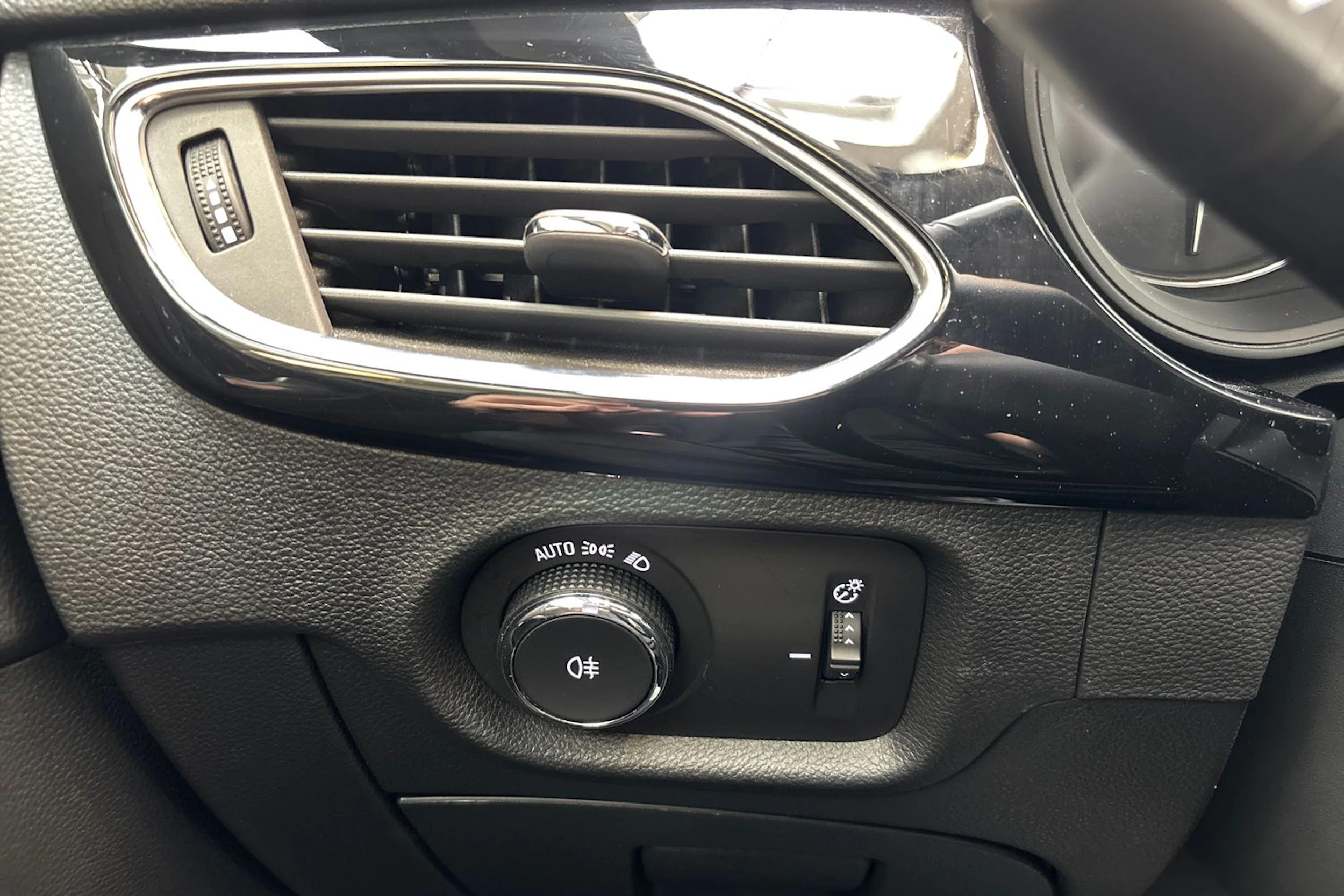Hopea Opel ASTRA 2020 kuva 19.