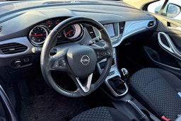 valkoinen Opel Astra 2020 kuva 3.
