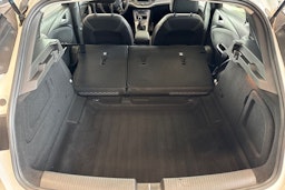 valkoinen Opel Astra 2020 kuva 22.