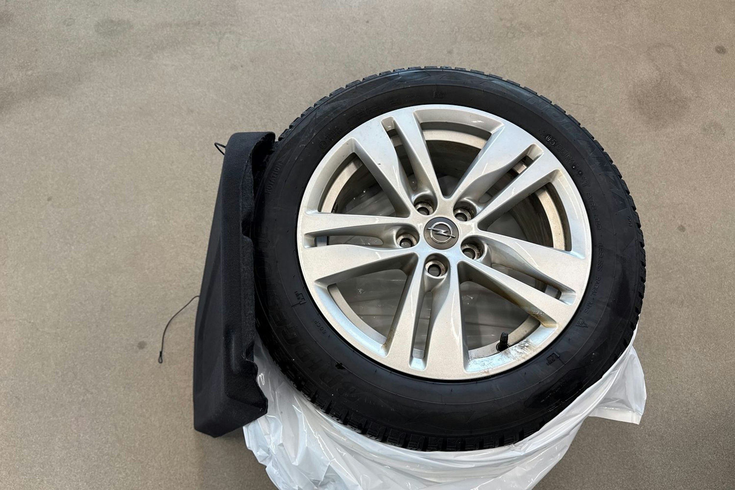 valkoinen Opel Astra 2020 kuva 23.