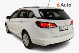 valkoinen Opel Astra 2020 kuva 2.