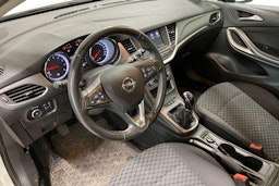 valkoinen Opel Astra 2020 kuva 3.