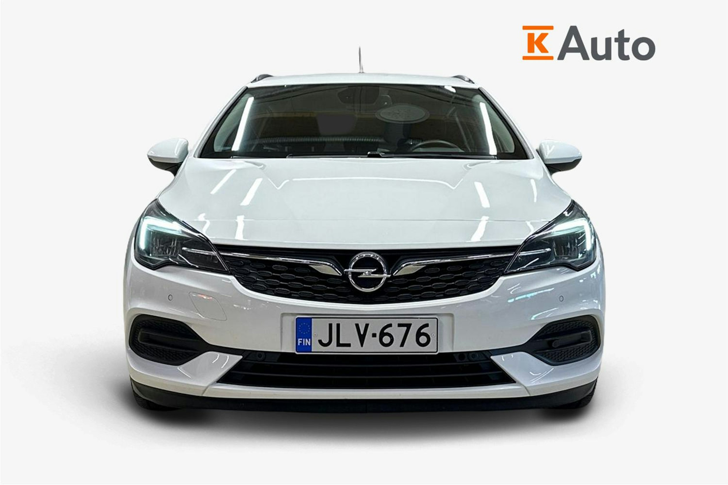 valkoinen Opel Astra 2020 kuva 5.