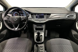 valkoinen Opel Astra 2020 kuva 9.