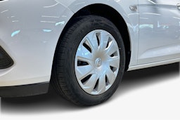 valkoinen Opel Astra 2020 kuva 11.