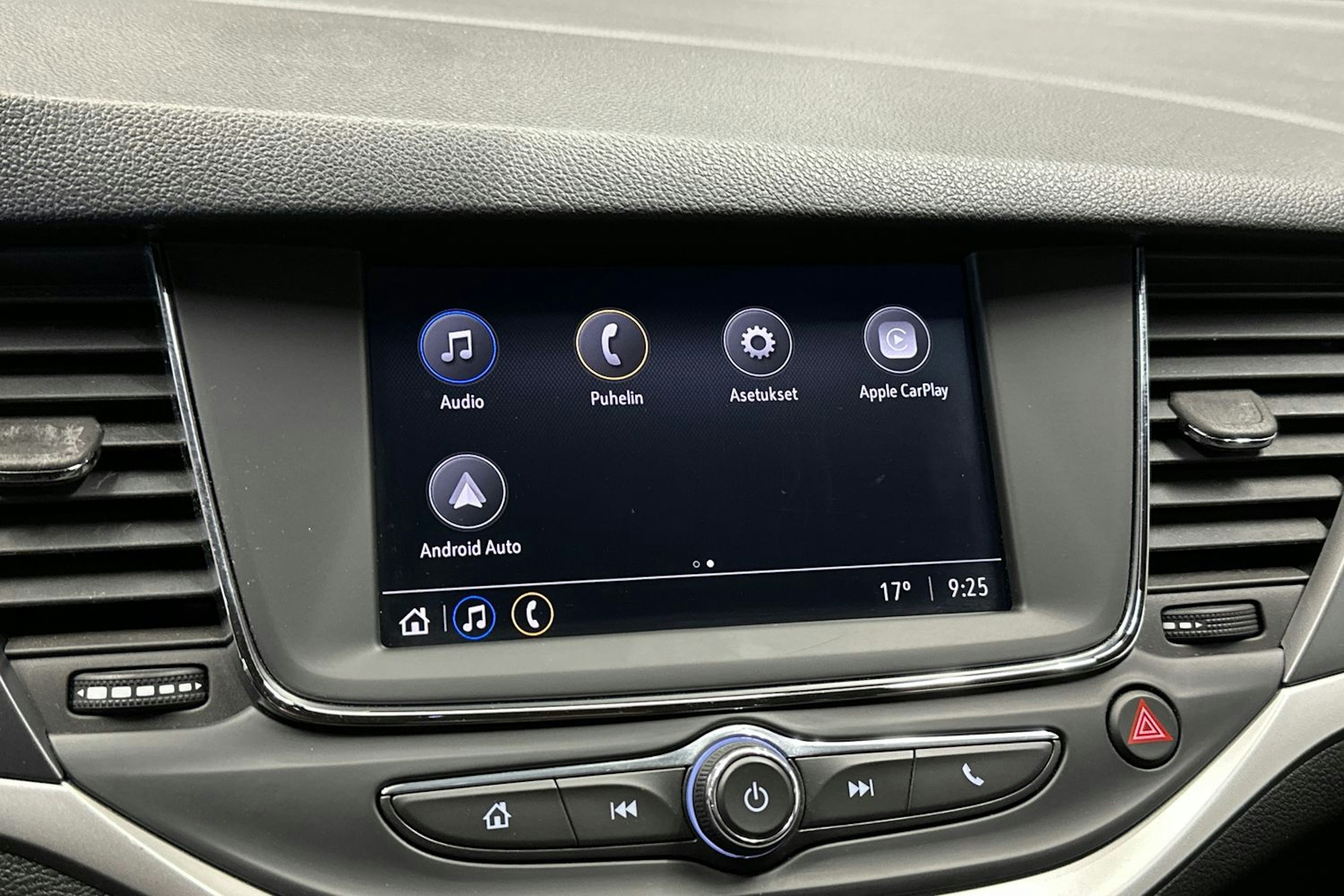 valkoinen Opel Astra 2020 kuva 17.