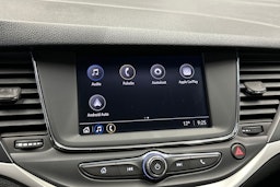 valkoinen Opel Astra 2020 kuva 17.