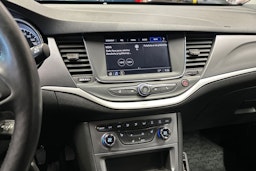 valkoinen Opel Astra 2020 kuva 18.