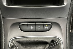 valkoinen Opel Astra 2020 kuva 20.