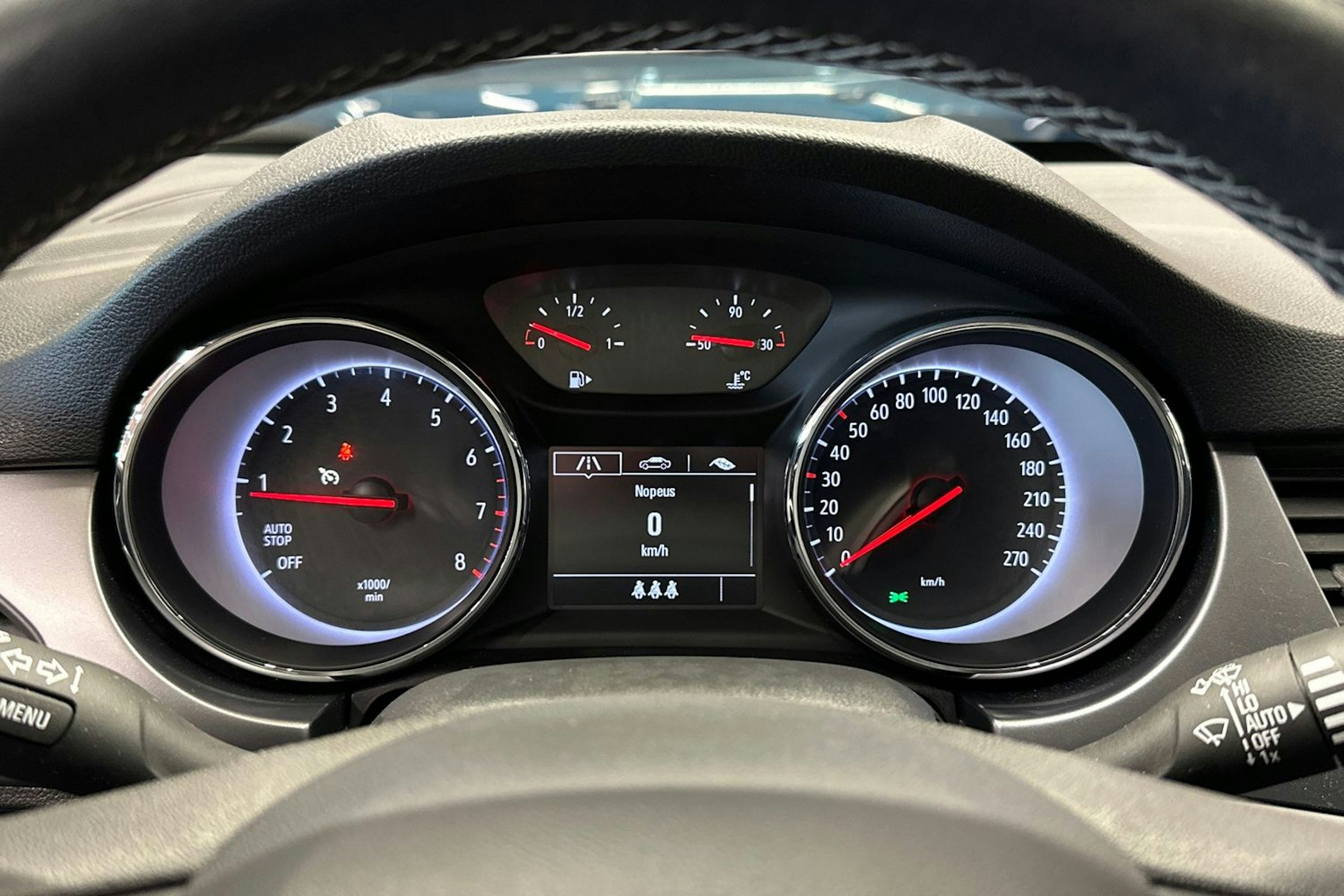 valkoinen Opel Astra 2020 kuva 22.