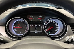 valkoinen Opel Astra 2020 kuva 22.