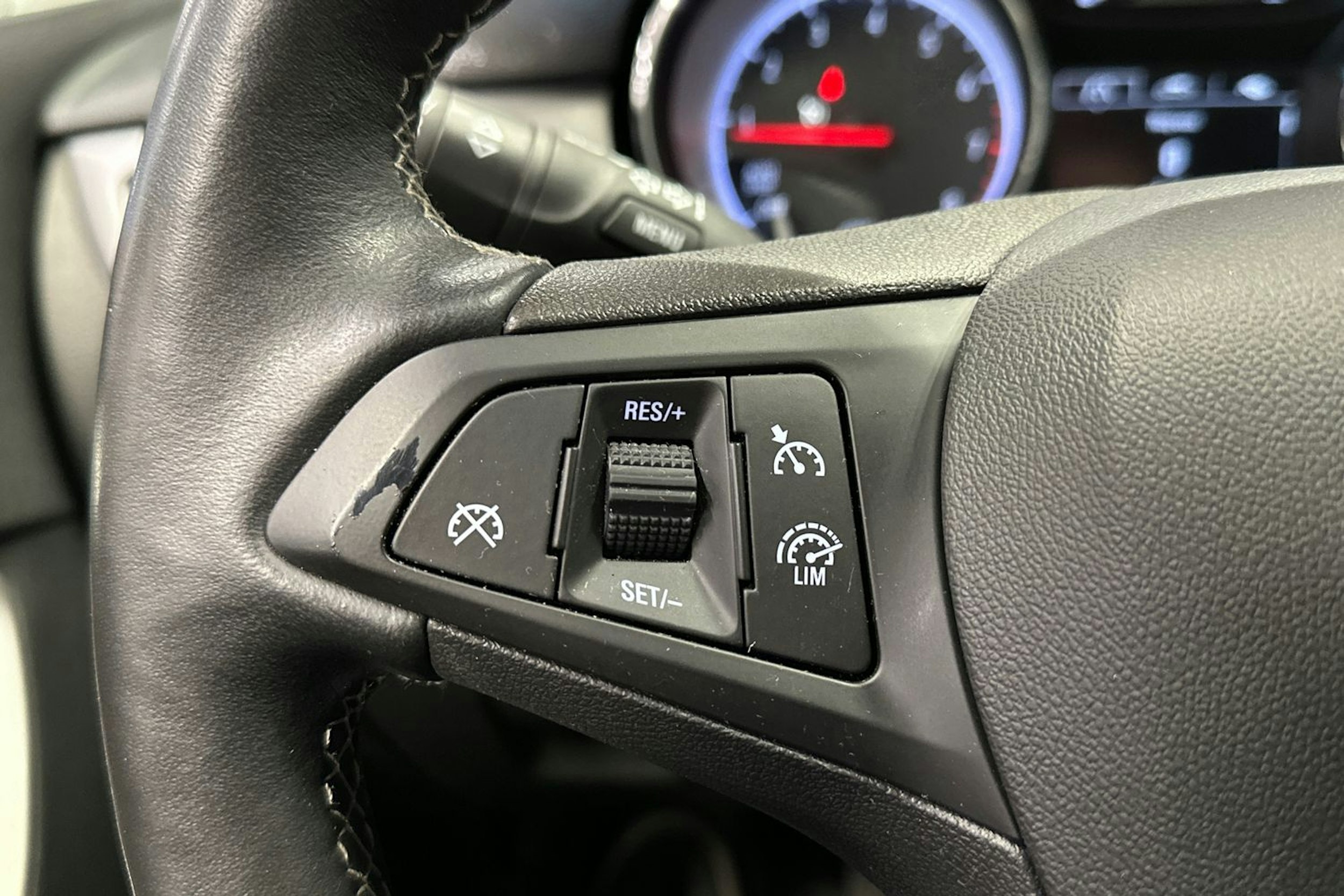 valkoinen Opel Astra 2020 kuva 23.