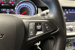 valkoinen Opel Astra 2020 kuva 24.