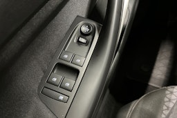 valkoinen Opel Astra 2020 kuva 25.