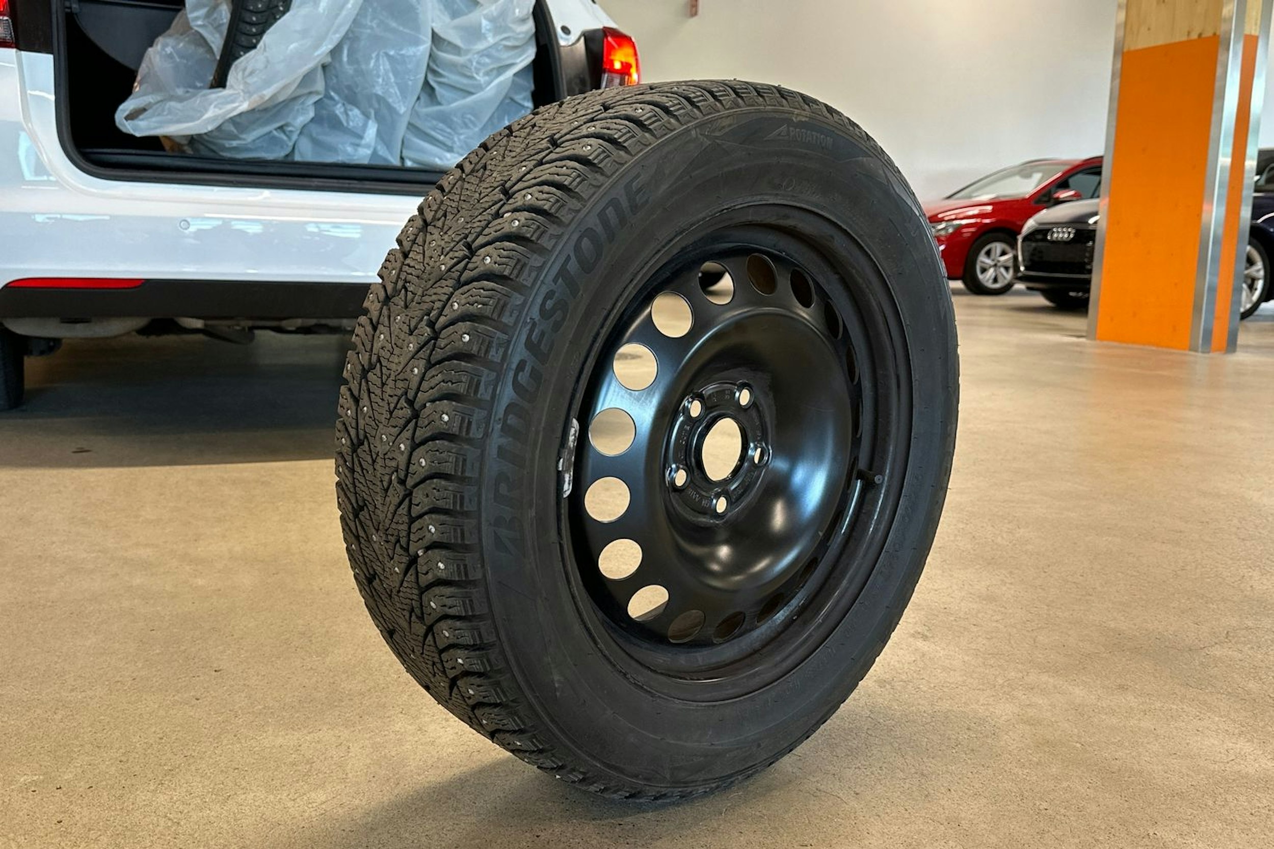 valkoinen Opel Astra 2020 kuva 27.