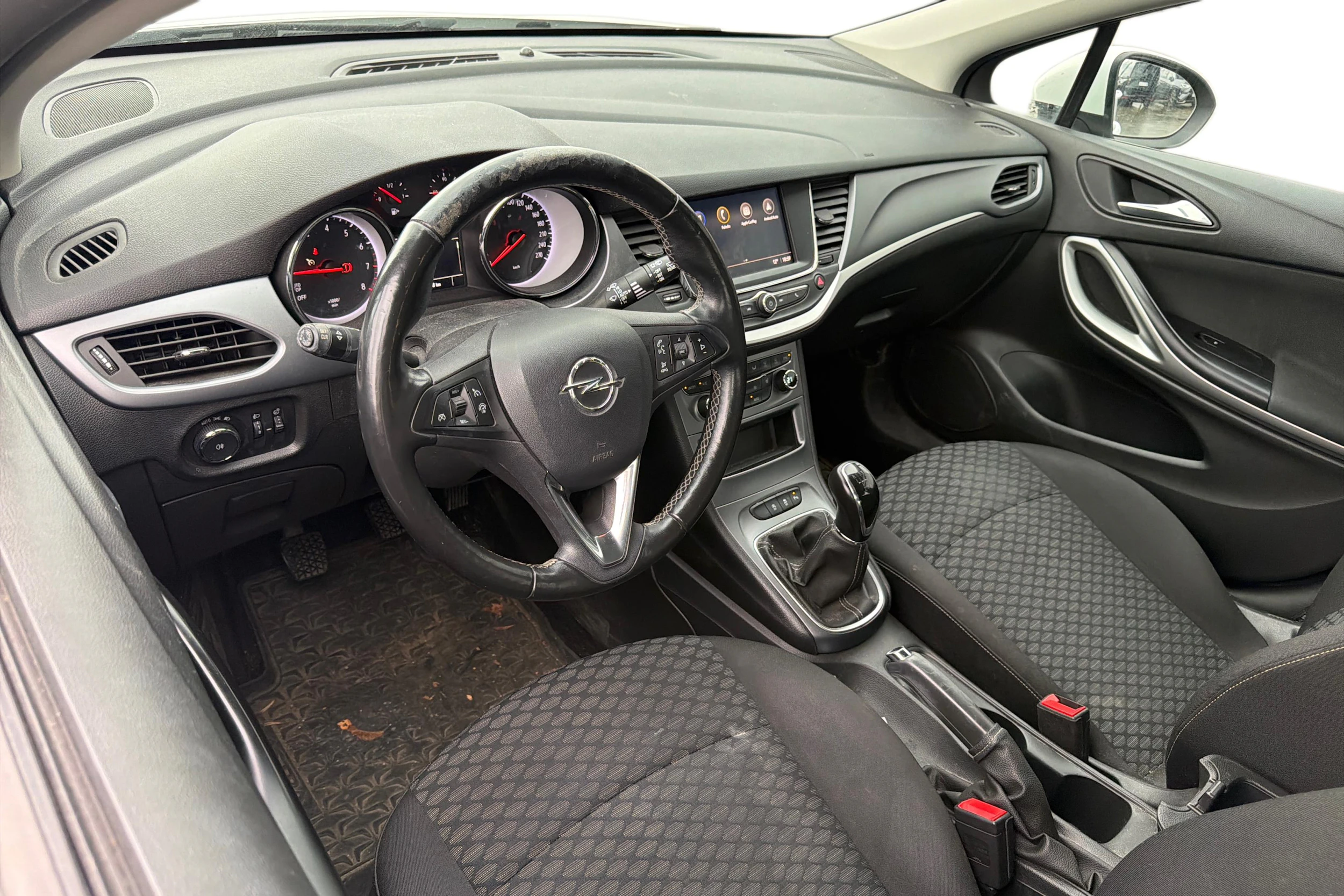 valkoinen Opel Astra 2020 kuva 3.