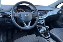 harmaa Opel Astra 2021 kuva 3.