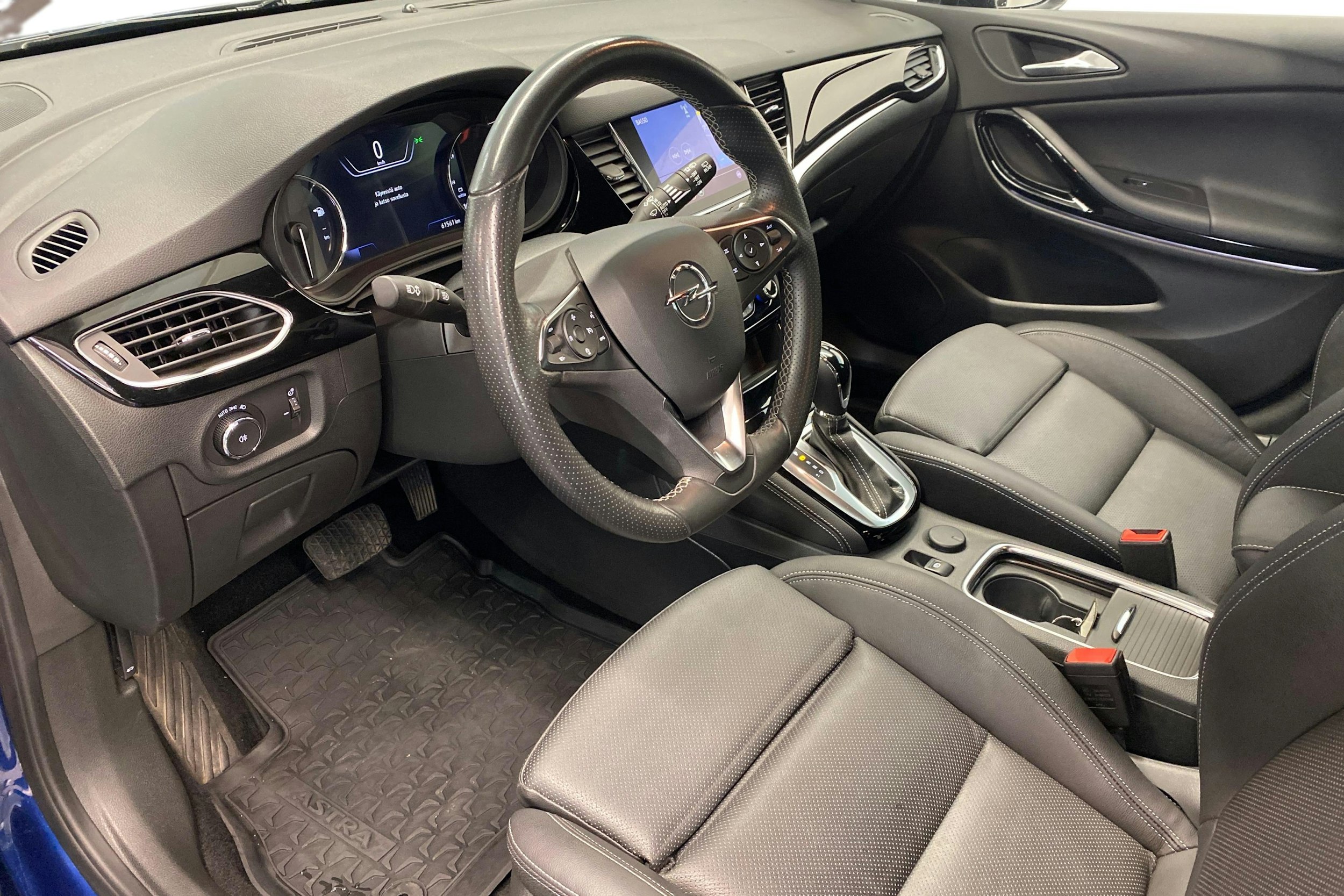 sininen Opel Astra 2021 kuva 6.