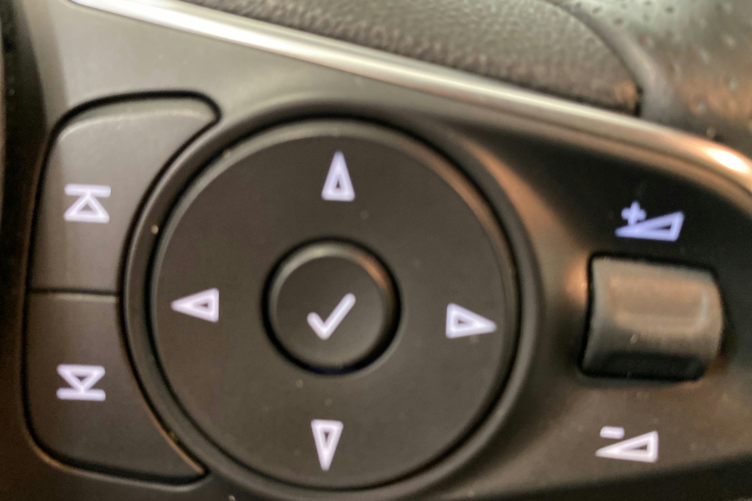 sininen Opel Astra 2021 kuva 18.
