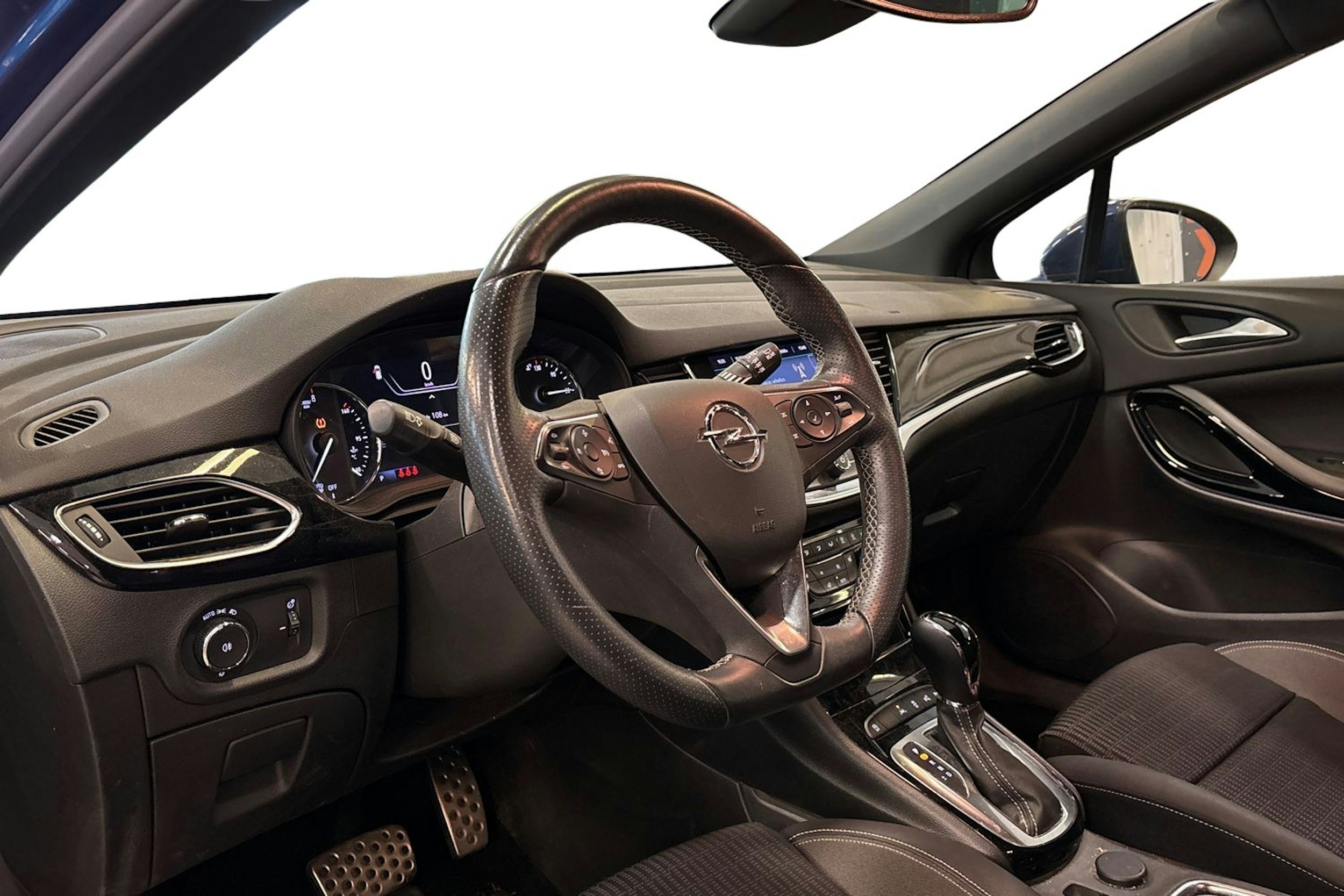 sininen Opel Astra 2021 kuva 3.