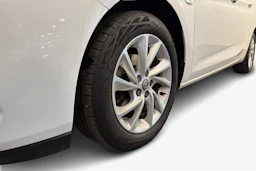 valkoinen Opel Astra 2021 kuva 9.