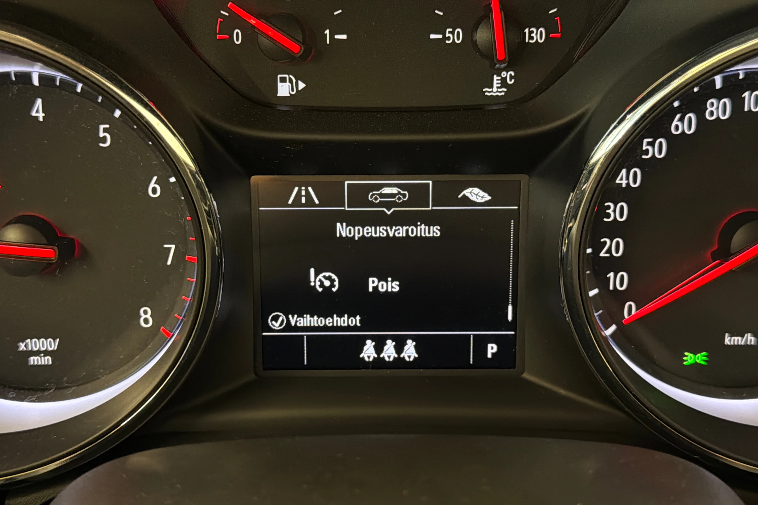 valkoinen Opel Astra 2021 kuva 26.