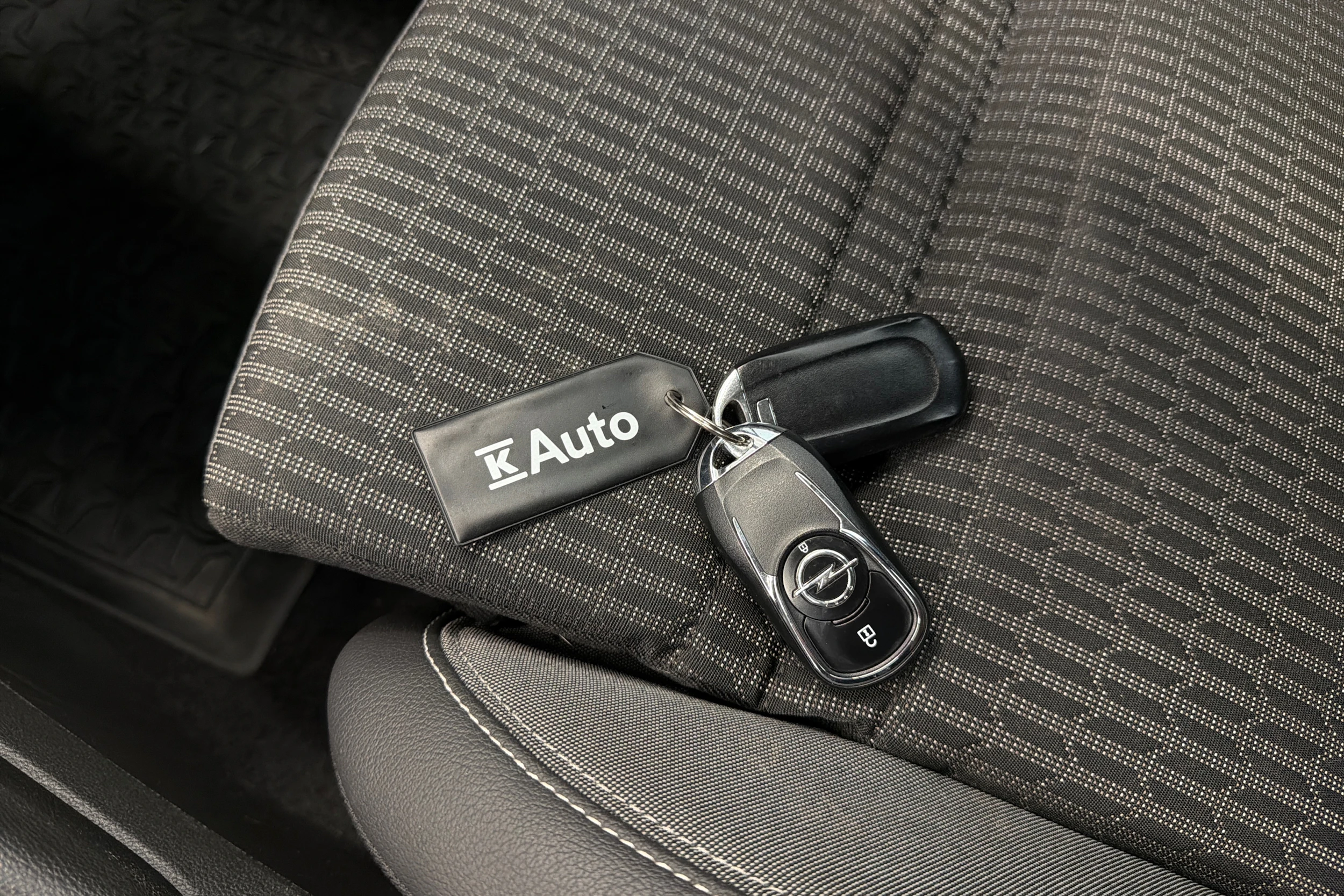 valkoinen Opel Astra 2021 kuva 28.