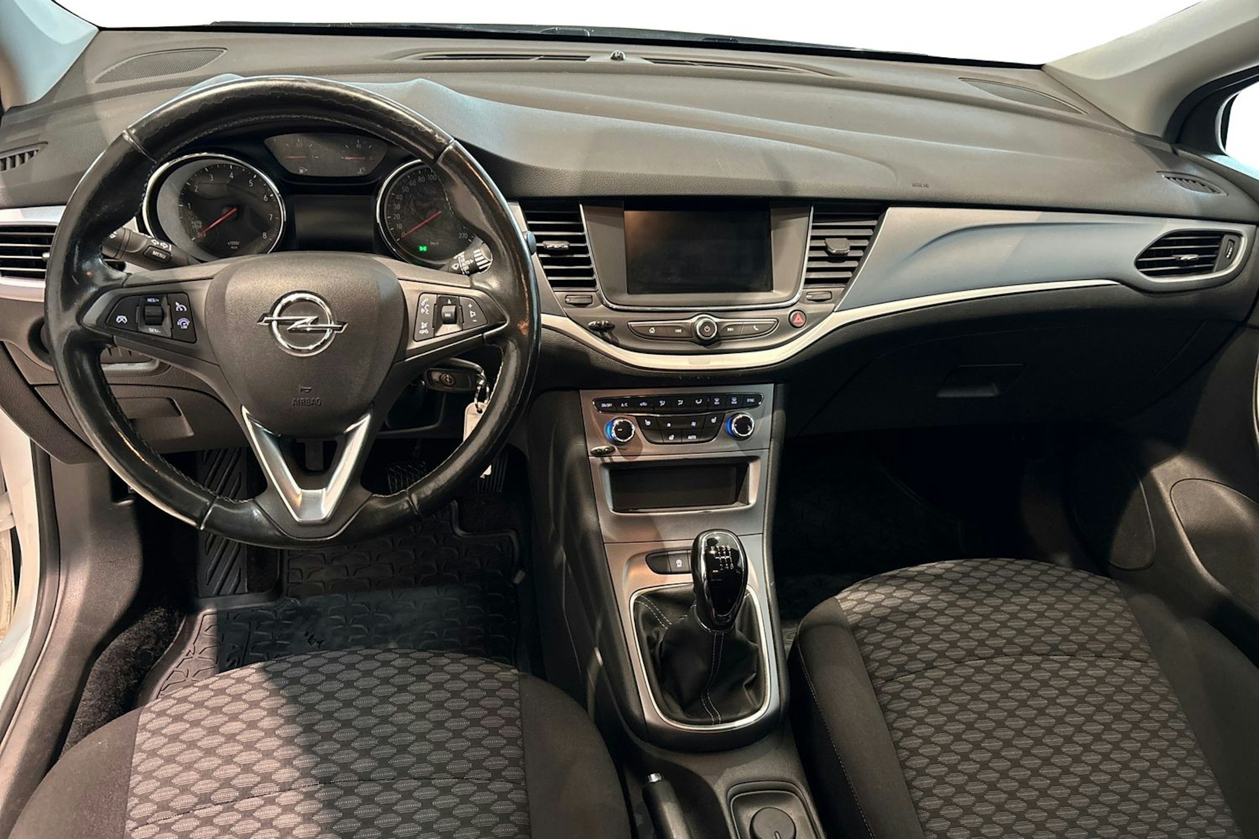 Valkoinen Opel ASTRA 2021 kuva 9.
