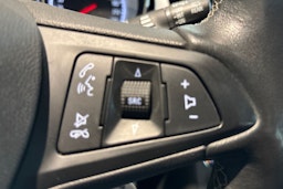 Valkoinen Opel ASTRA 2021 kuva 17.